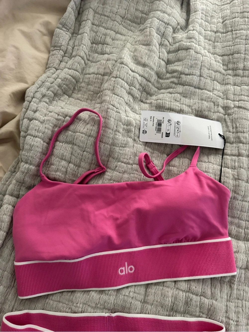 ALO Yoga Paradise Pink Two-Piece Active Set